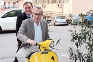 Ian Nasuki with Alberto Samonà on vespone