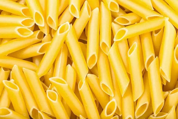 Penne lisce remained on the shelves, not in the carrello