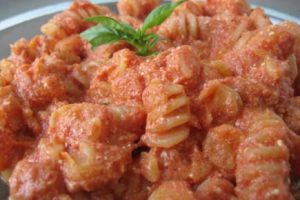 pasta tomato sauce and ricotta
