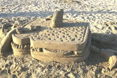 sand sculpture of a sanwich
