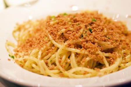 spaghetti con bottarga, a festive dish