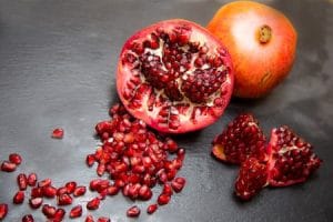 how to clean a pomegranate