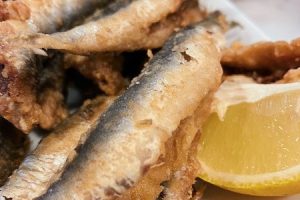 crunchy fried sardine