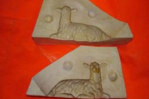a mould to make easter lambs