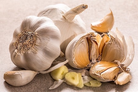 garlic is an essential part of spaghetti alle vongole